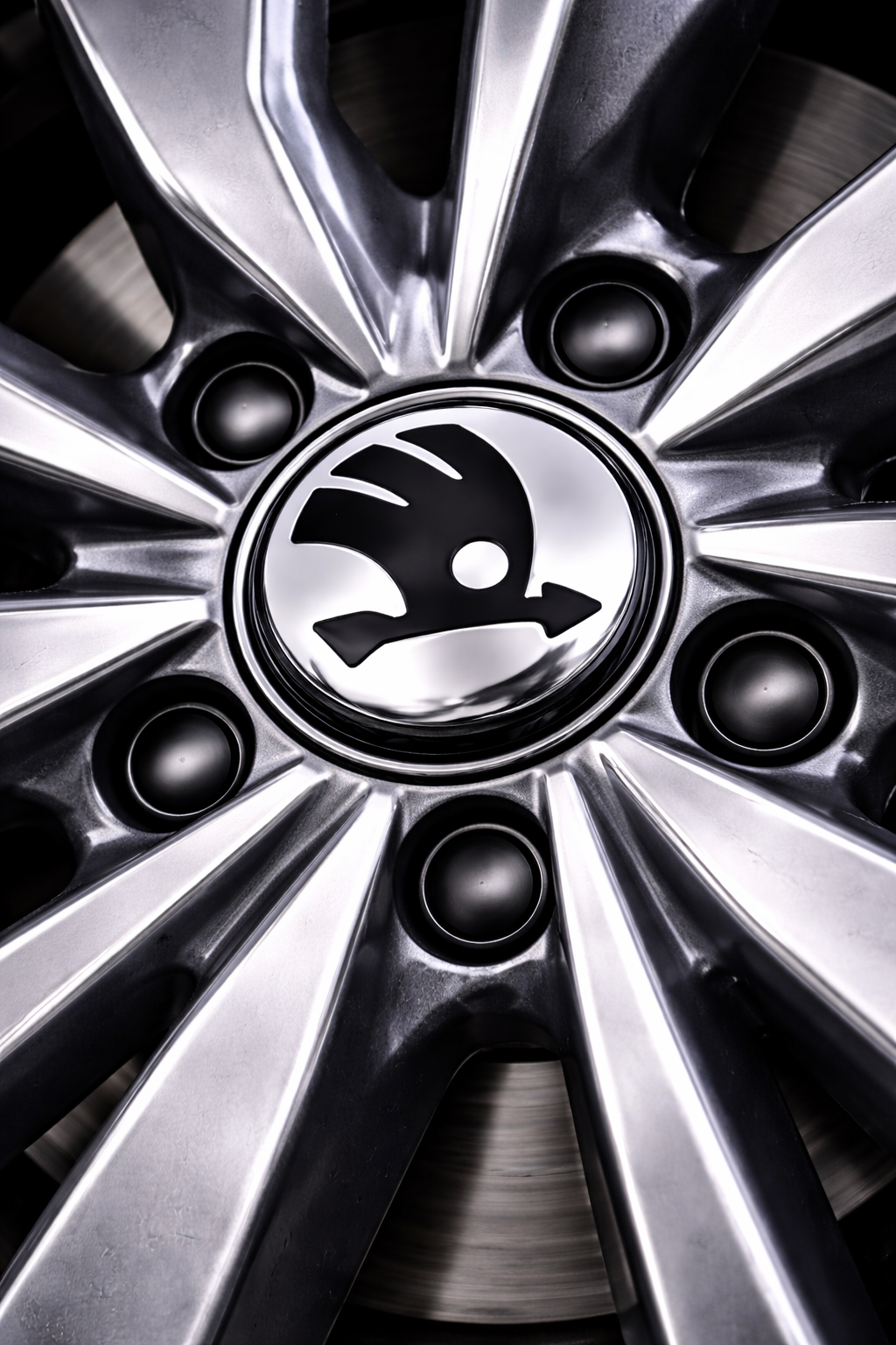 Skoda Wheel Center Caps 56mm – Black/Silver ( 4 Pack )