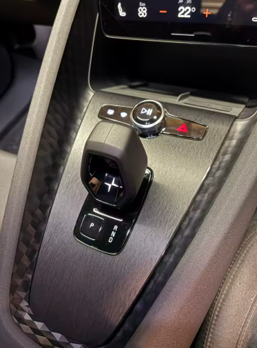 Polestar 2 Center Console Precut Vinyl Wrap - Wood/Brushed steel/Carbon fibre